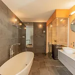 Luxury Panorama Tola サース フェー